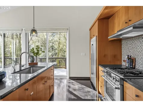 5202 SW Northwood Avenue Portland OR 97239