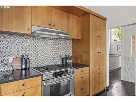5202 SW Northwood Avenue Portland OR 97239