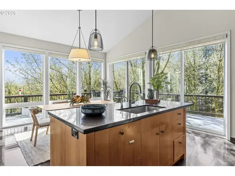 5202 SW Northwood Avenue Portland OR 97239