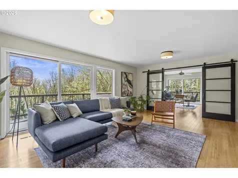5202 SW Northwood Avenue Portland OR 97239