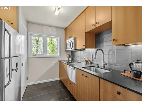 5202 SW Northwood Avenue Portland OR 97239