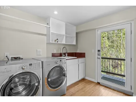 5202 SW Northwood Avenue Portland OR 97239