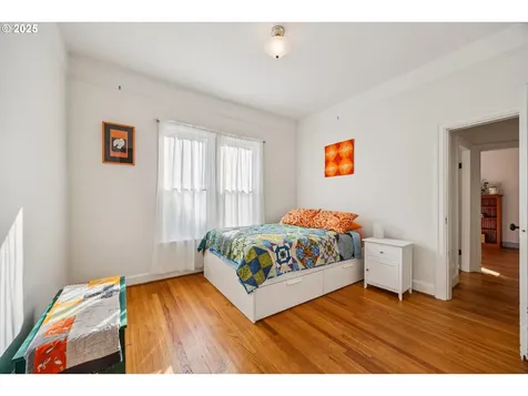 2936 NE Everett Street Portland OR 97232