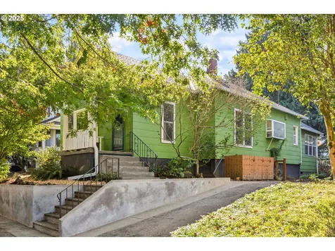 2936 NE Everett Street Portland OR 97232