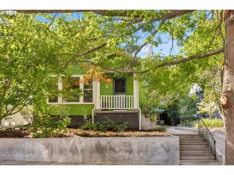 2936 NE Everett Street Portland OR 97232