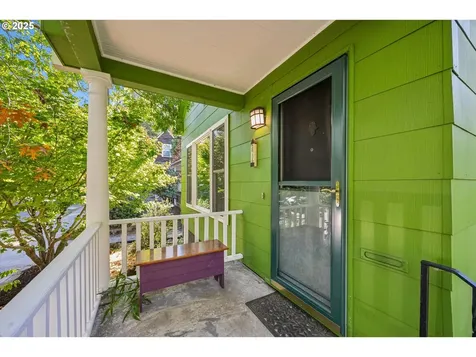 2936 NE Everett Street Portland OR 97232