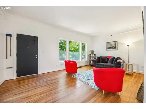 2936 NE Everett Street Portland OR 97232