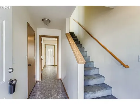 10424 SE Oak Street Portland OR 97216