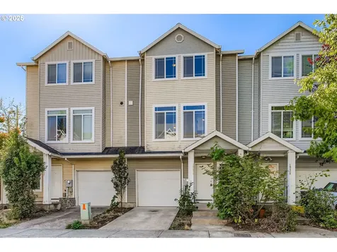10424 SE Oak Street Portland OR 97216