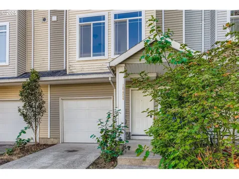 10424 SE Oak Street Portland OR 97216