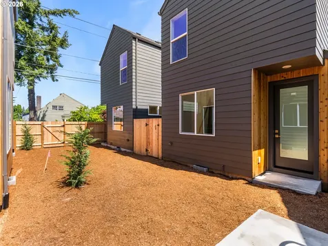 7560 N Emerald Avenue Portland OR 97217