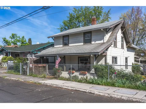 1111 E 9th Street The Dalles OR 97058