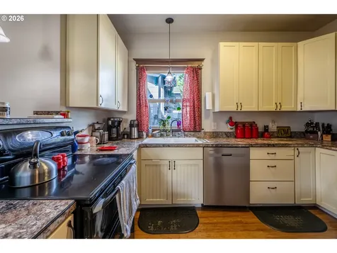 1111 E 9th Street The Dalles OR 97058