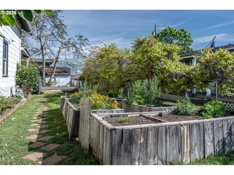 1111 E 9th Street The Dalles OR 97058