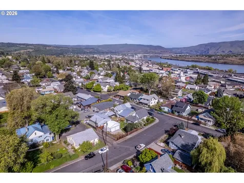 1111 E 9th Street The Dalles OR 97058