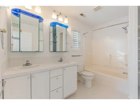 3329 SE Waverleigh Boulevard Portland OR 97202
