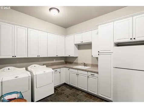 8585 NW Copeland Street Portland OR 97229