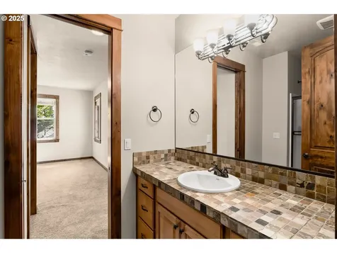 8585 NW Copeland Street Portland OR 97229