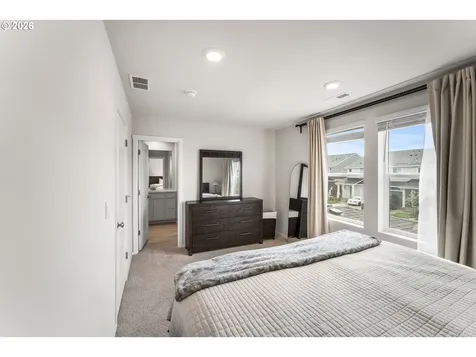 10425 NE 121st Avenue Vancouver WA 98662