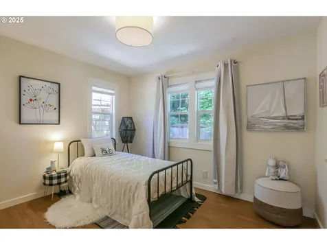 8824 SW 42nd Avenue Portland OR 97219
