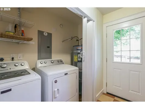 8824 SW 42nd Avenue Portland OR 97219
