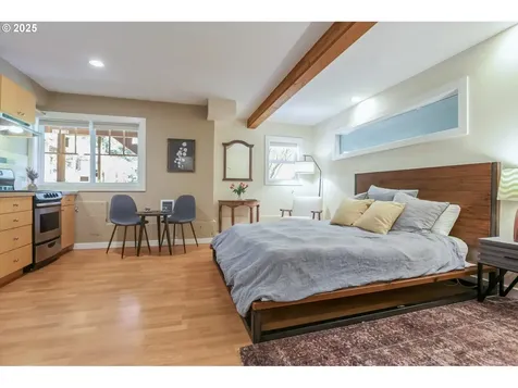 8824 SW 42nd Avenue Portland OR 97219