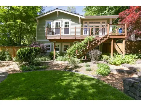8824 SW 42nd Avenue Portland OR 97219