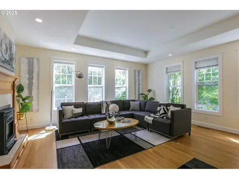 8824 SW 42nd Avenue Portland OR 97219