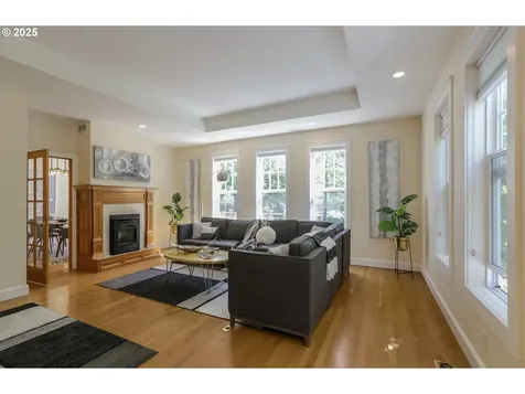 8824 SW 42nd Avenue Portland OR 97219