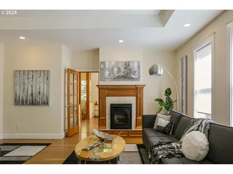 8824 SW 42nd Avenue Portland OR 97219