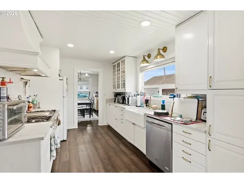 240 5th Avenue Seaside OR 97138