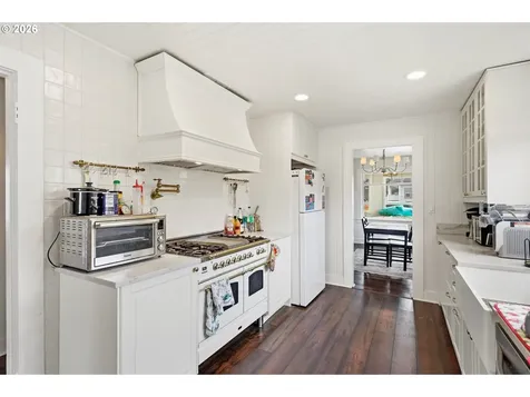 240 5th Avenue Seaside OR 97138