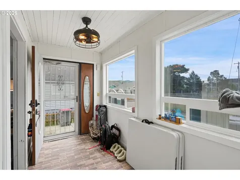 240 5th Avenue Seaside OR 97138