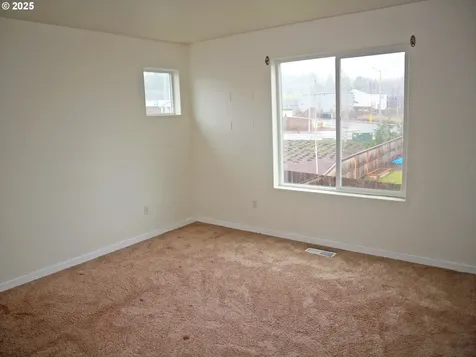 1421 W 15th Avenue La Center WA 98629
