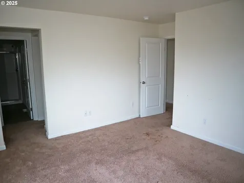 1421 W 15th Avenue La Center WA 98629