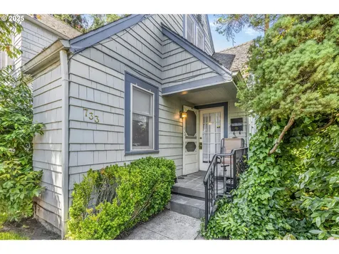 733 S 3rd Street Cottage Grove OR 97424
