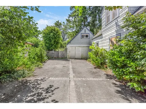 733 S 3rd Street Cottage Grove OR 97424