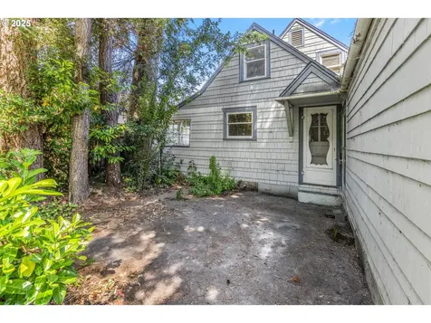 733 S 3rd Street Cottage Grove OR 97424