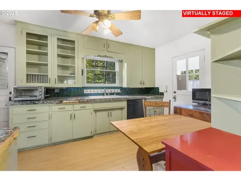 733 S 3rd Street Cottage Grove OR 97424