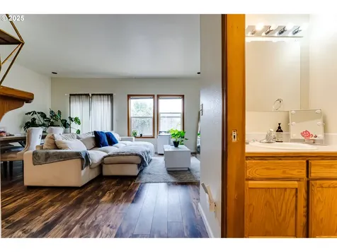 4131 Forsythia Street Springfield OR 97478
