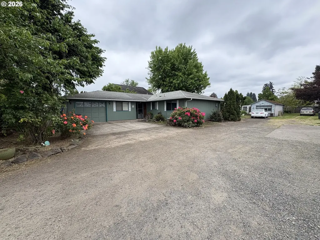 392 S 37th Street Springfield OR 97478