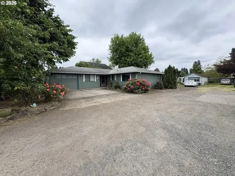 392 S 37th Street Springfield OR 97478