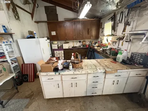 392 S 37th Street Springfield OR 97478