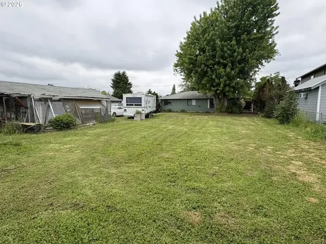 392 S 37th Street Springfield OR 97478