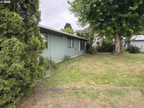392 S 37th Street Springfield OR 97478