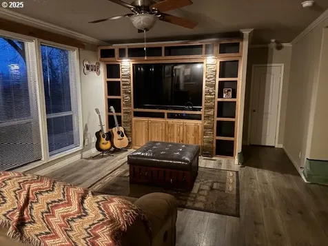 28080 SE Highway 224 Eagle Creek OR 97022