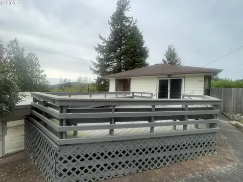 1120 E 1st Place Coquille OR 97423