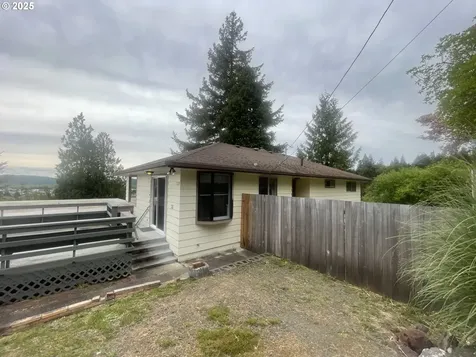 1120 E 1st Place Coquille OR 97423