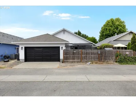 127 SW Vicki Lane Grants Pass OR 97526