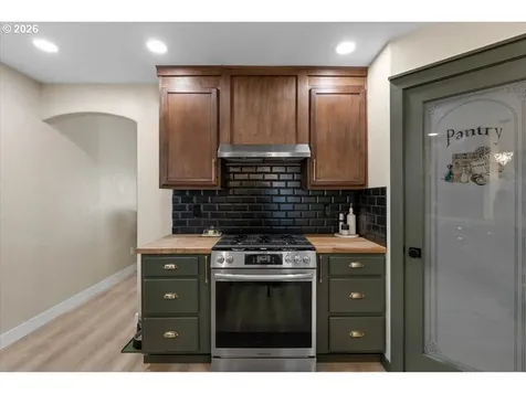127 SW Vicki Lane Grants Pass OR 97526